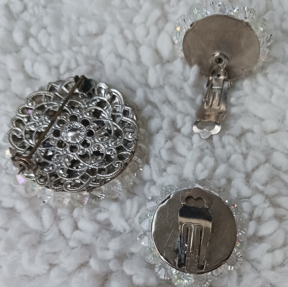 VINTAGE WESTERN GERMANY WHITE GLASS CRYSTAL BROOCH CLIP EARRING DEMI PARURE SET - Picture 6 of 8